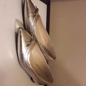 Metallic brushed gold flats